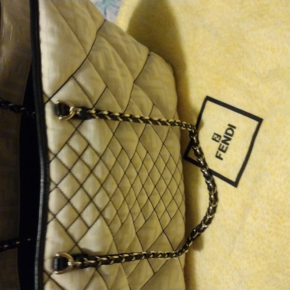 Fendi bag - Picture 3 of 3